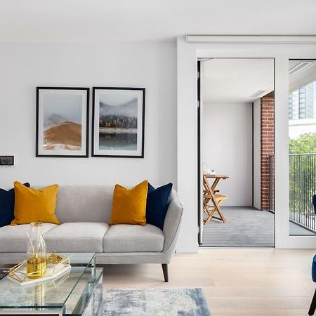 Two Bedroom Serviced Apartment With Balcony In Weymouth Building, Deacon Street Лондон Екстериор снимка