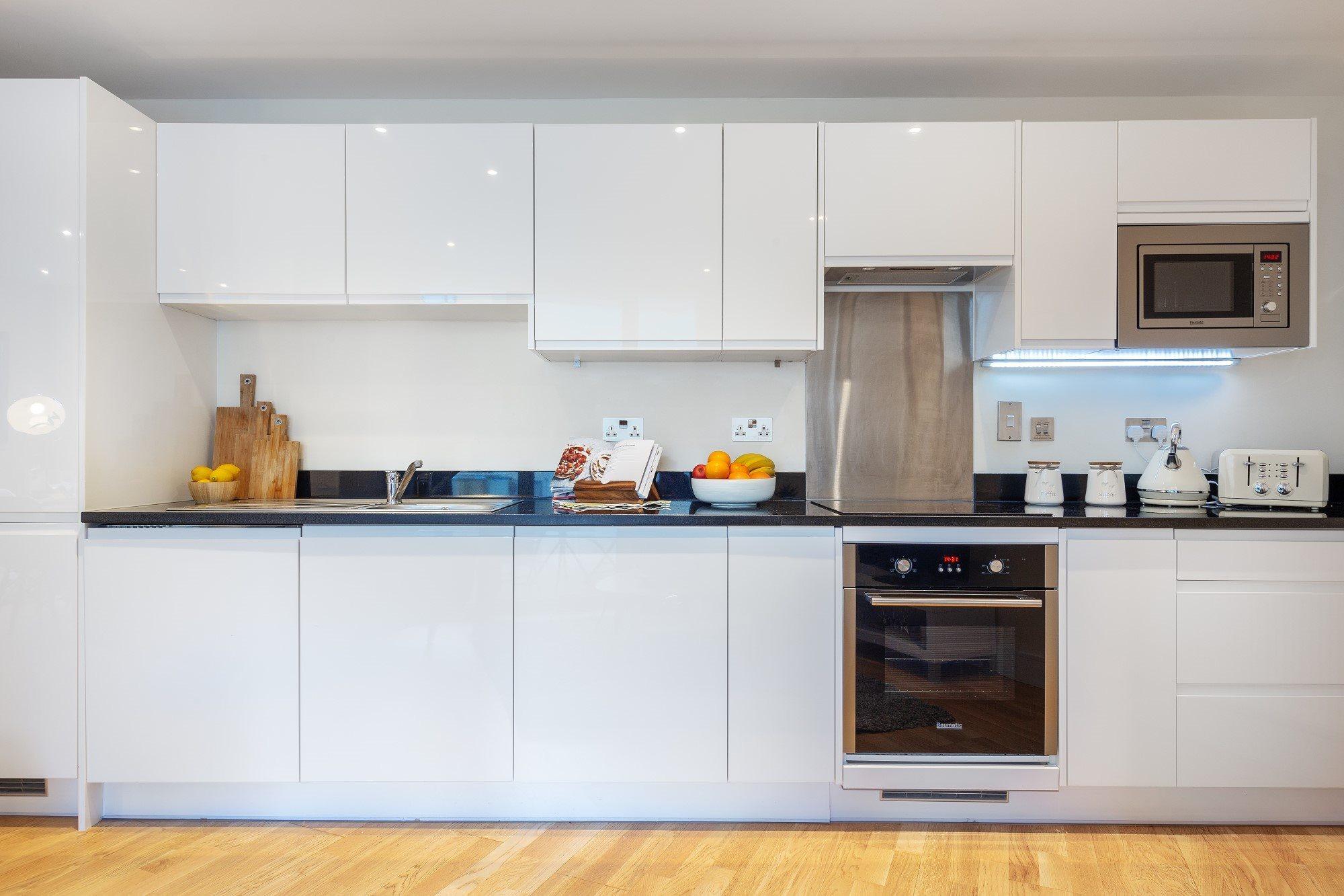 Two Bedroom Serviced Apartment With Balcony In Weymouth Building, Deacon Street Лондон Екстериор снимка