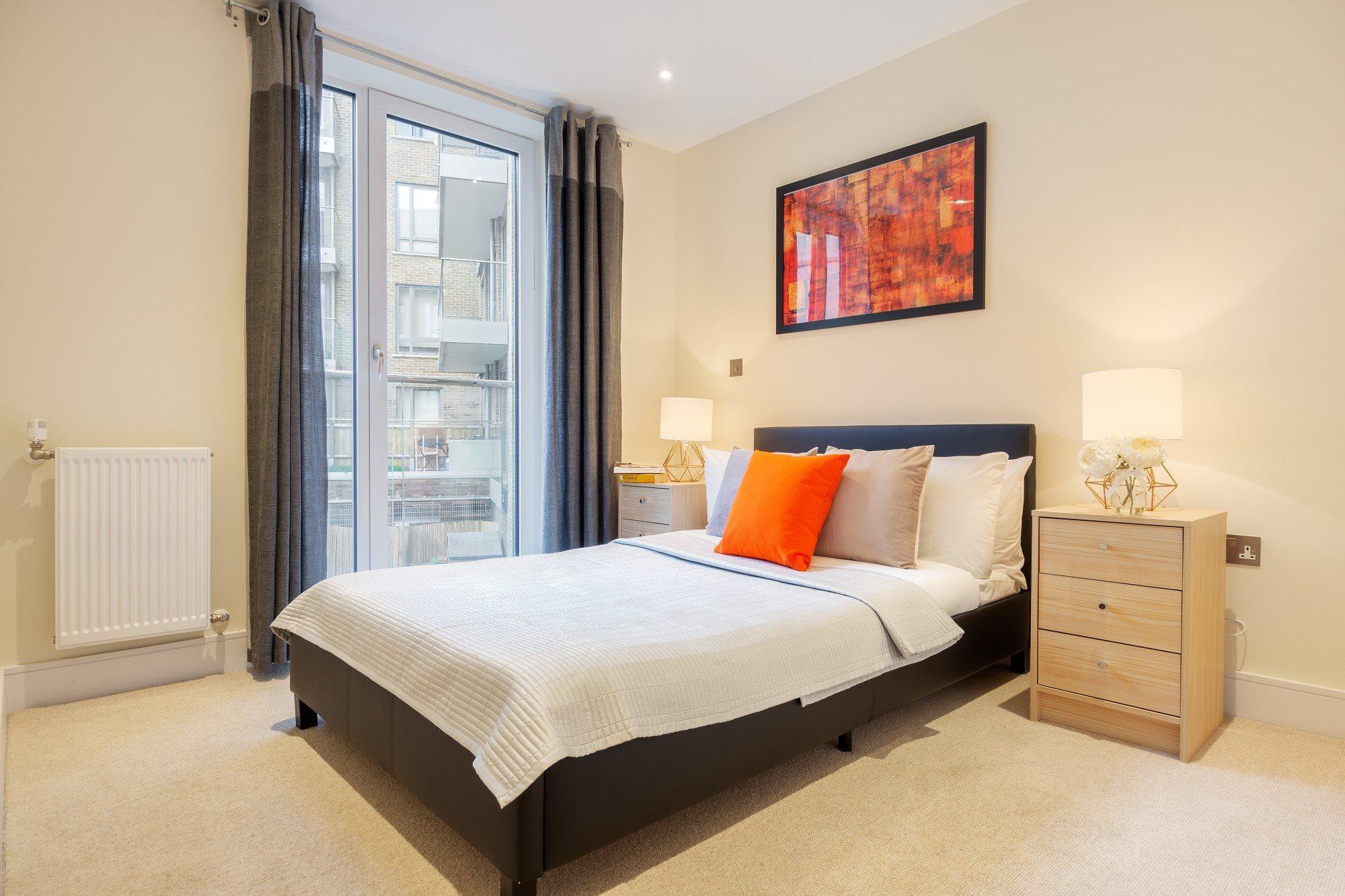 Two Bedroom Serviced Apartment With Balcony In Weymouth Building, Deacon Street Лондон Екстериор снимка