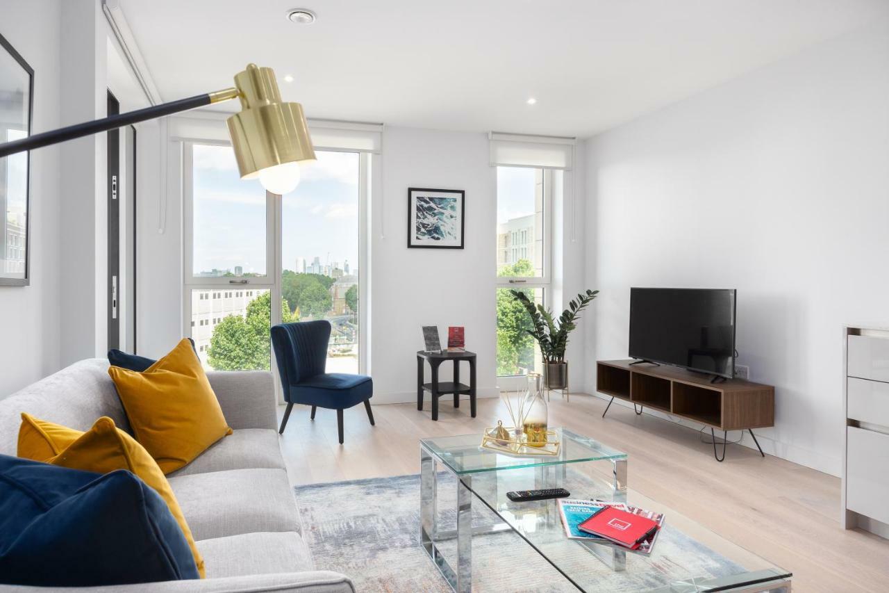 Two Bedroom Serviced Apartment With Balcony In Weymouth Building, Deacon Street Лондон Екстериор снимка