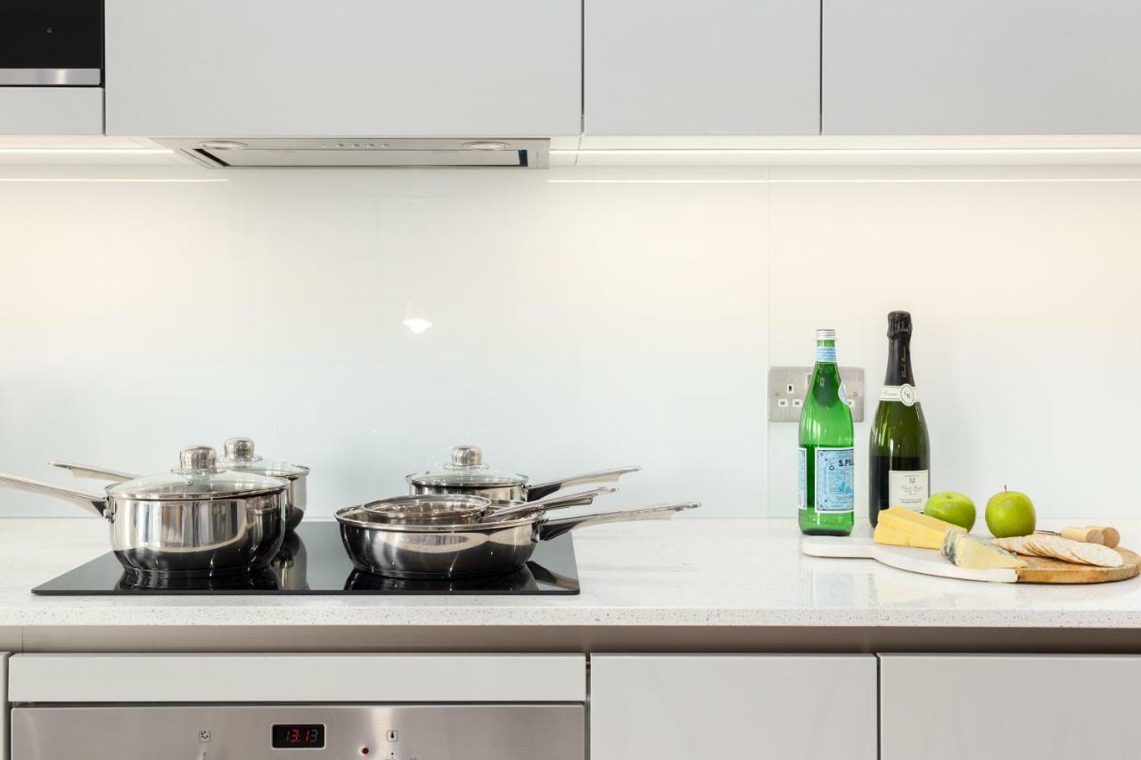 Two Bedroom Serviced Apartment With Balcony In Weymouth Building, Deacon Street Лондон Екстериор снимка