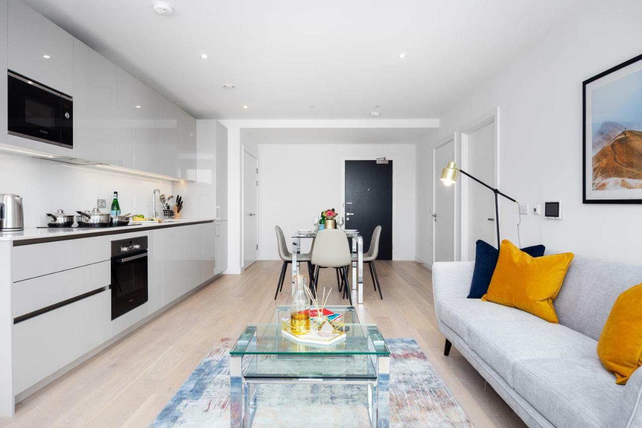 Two Bedroom Serviced Apartment With Balcony In Weymouth Building, Deacon Street Лондон Екстериор снимка