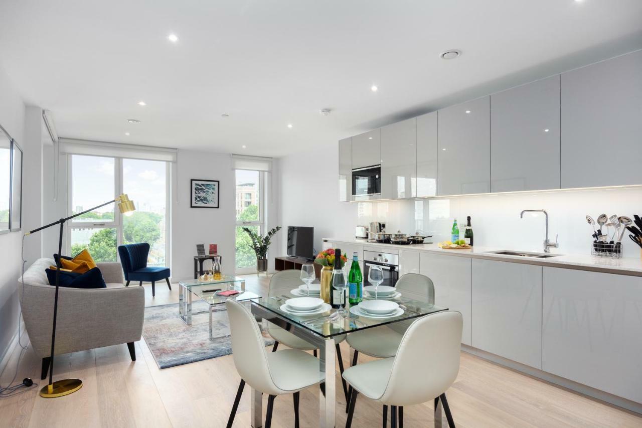 Two Bedroom Serviced Apartment With Balcony In Weymouth Building, Deacon Street Лондон Екстериор снимка